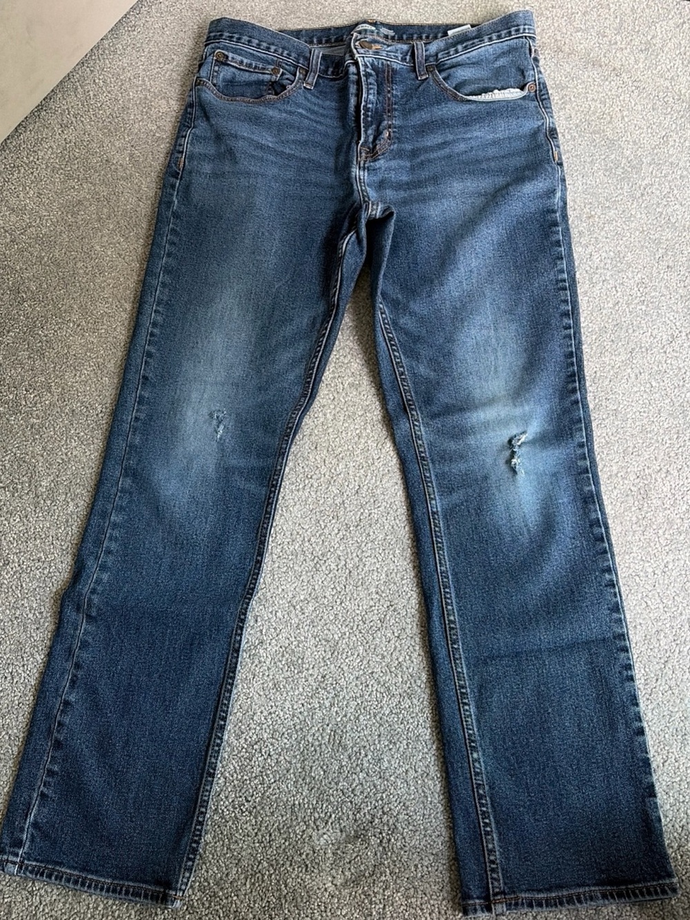 Old Navy Lightly Distressed Straight Soft Denim Jeans Built In Flex 34x32 Nice!